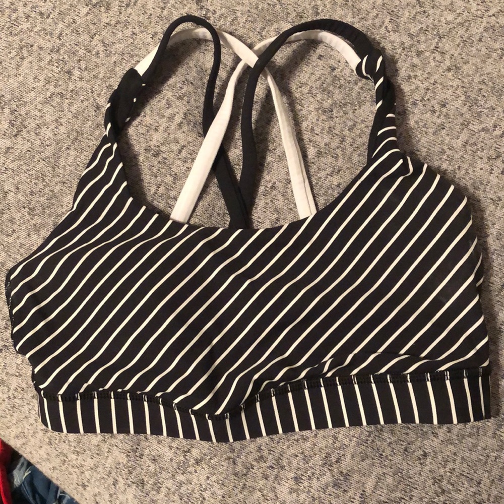 Lululemon sports bra size 6